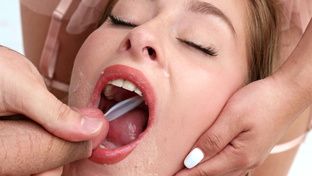 Bambola swallowing 52 big loads