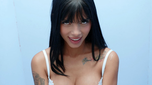 Athenea Rose swallowing 10 gloryhole loads