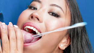 Lore Hot swallowing 19 gloryhole loads